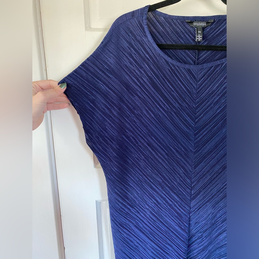TALL - LTS Plisse Batwing Sleeve Blouse with Boatneck, XS Tall Navy Blue. 🍓 - Picture 4 of 7